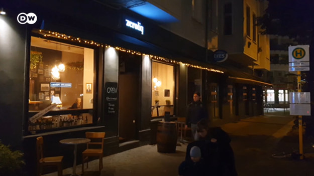 Nowy trend w Berlinie. W mieście coraz więcej jest barów serwujących bezalkoholowe wina czy piwa.  
 