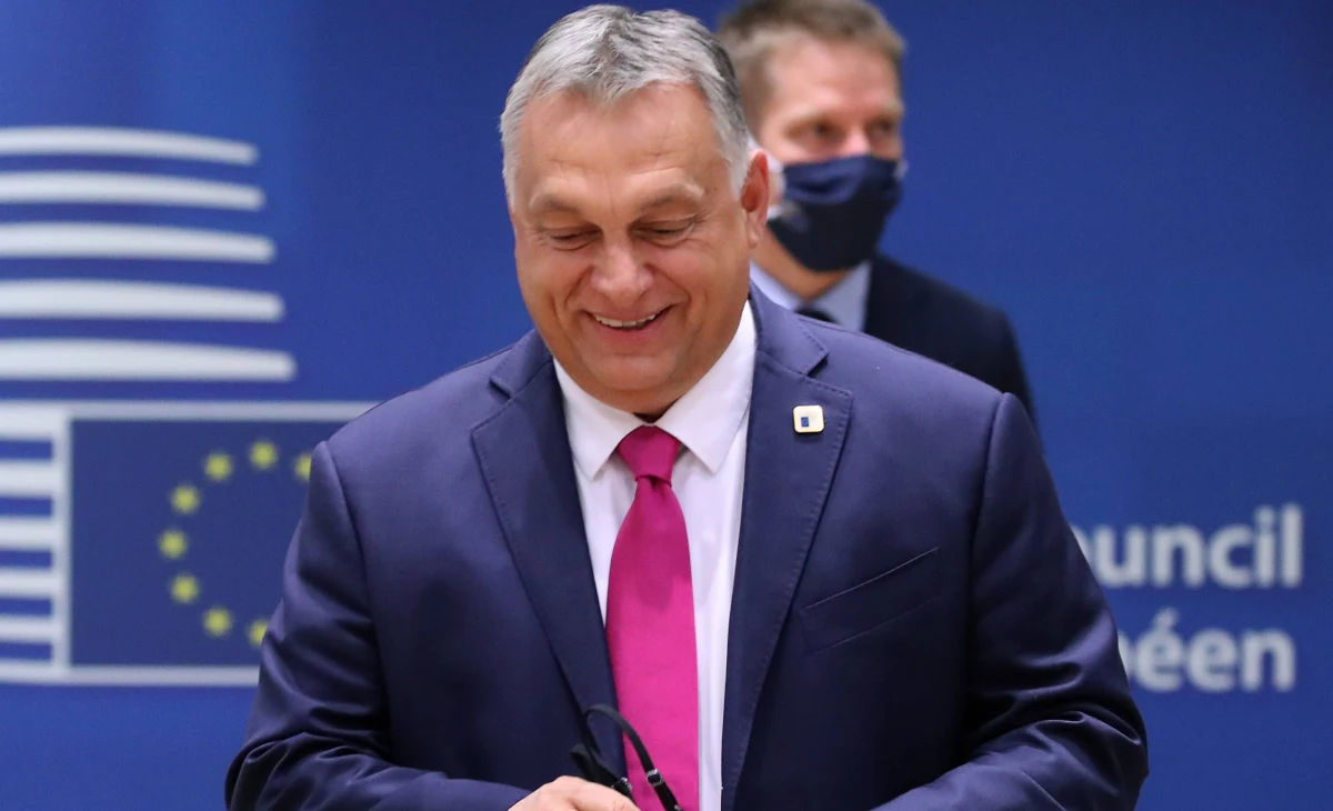 Węgry ściskają kciuki za kolejne zwycięstwo Donalda Trumpa w wyborach prezydenckich - oświadczył we wtorek węgierski premier Viktor Orban, wręczając odznaczenie państwowe kończącemu misję w Budapeszcie ambasadorowi USA Davidowi B. Cornsteinowi.