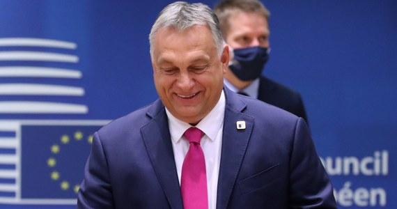 Węgry ściskają kciuki za kolejne zwycięstwo Donalda Trumpa w wyborach prezydenckich - oświadczył we wtorek węgierski premier Viktor Orban, wręczając odznaczenie państwowe kończącemu misję w Budapeszcie ambasadorowi USA Davidowi B. Cornsteinowi.