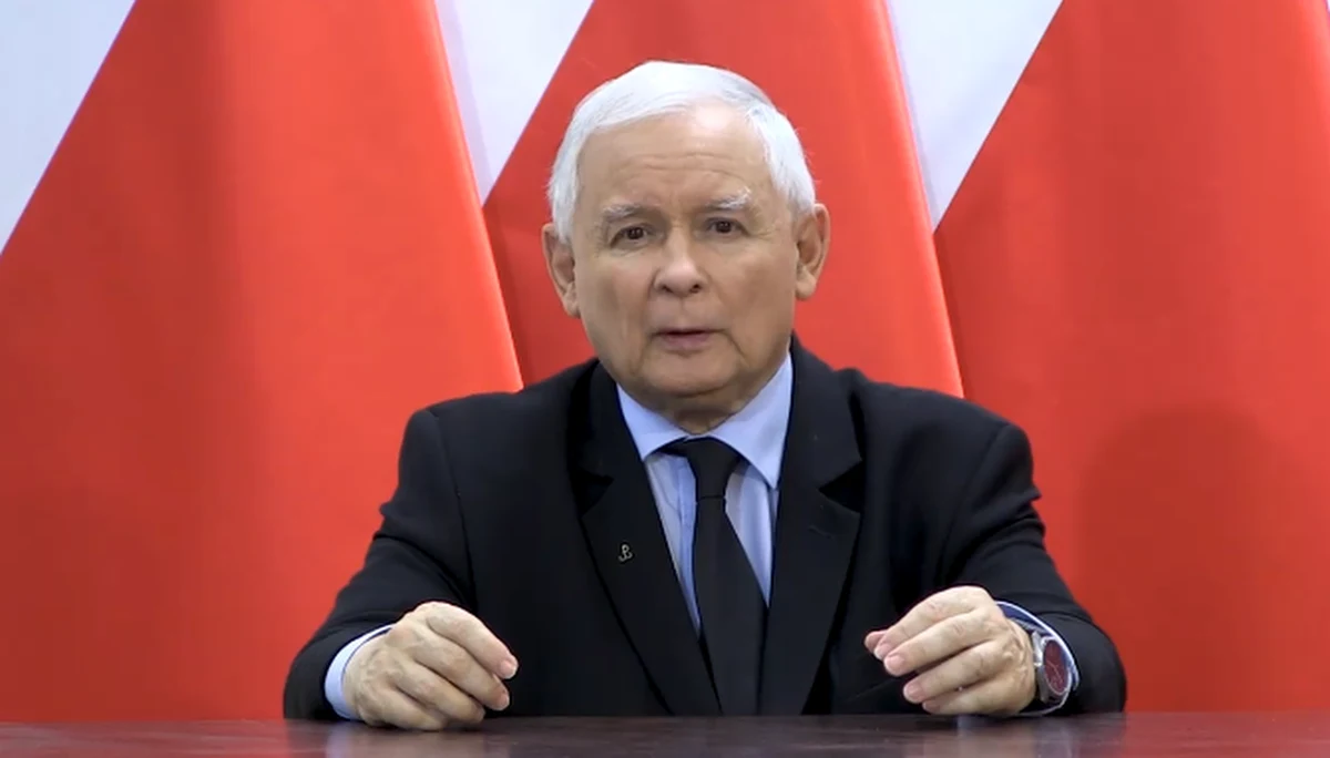 Jarosław Kaczyński po raz pierwszy skomentował wyrok Trybunału Konstytucyjnego, który uznał aborcję ze względu na poważne wady płodu za niekonstytucyjną. Zdaniem lidera PiS wyrok jest właściwy. Wicepremier wezwał także zwolenników partii rządzącej do przeciwstawienia się protestom kobiet, które sprzeciwiają się wyrokowi. "Kaczyński oszalał" - pisze Izabela Leszczyna z KO. "Można być tam, gdzie stoją ludzie, można być tam, gdzie siedział Jaruzelski" - komentuje Agnieszka Dziemianowicz-Bąk z Lewicy. 