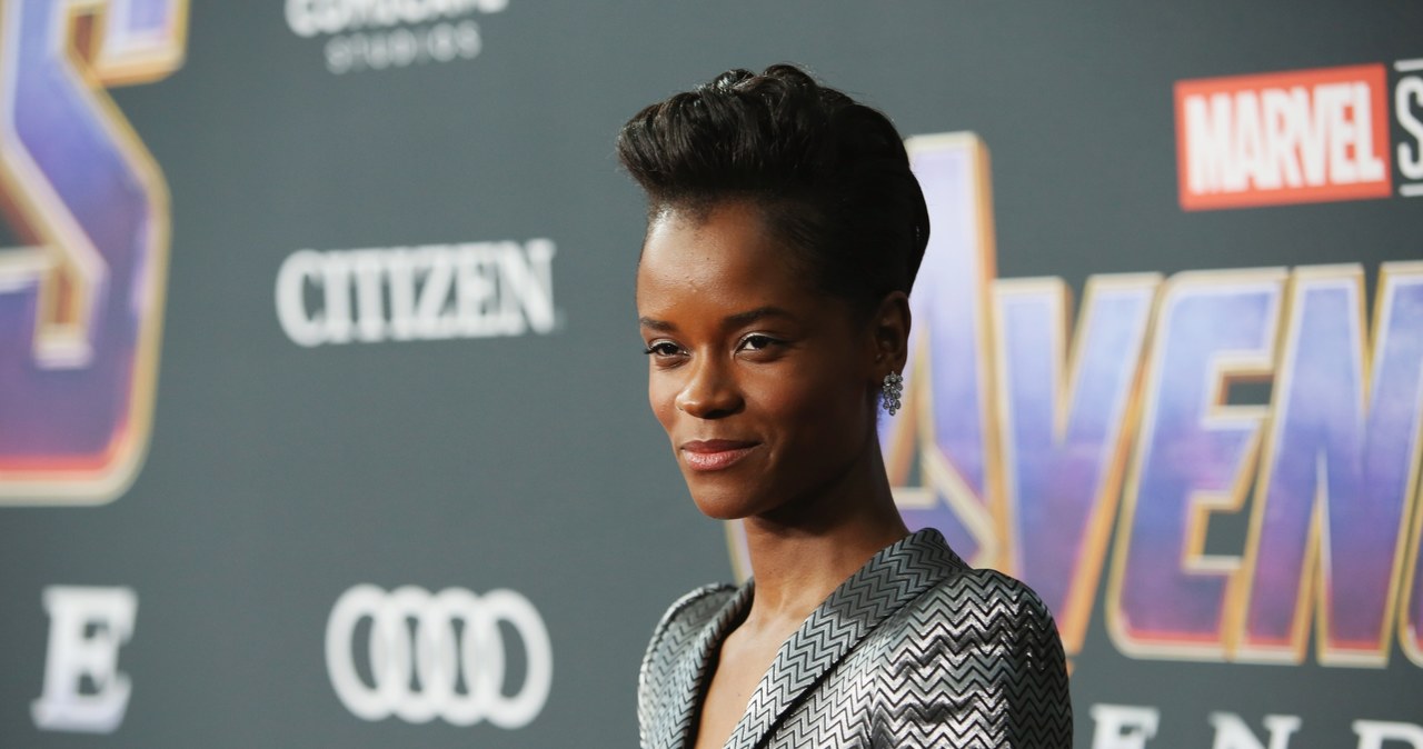 „To tylko kwestia czasu” – stwierdziła Letitia Wright, która wciela się w postać Shuri w komiksowych filmach Marvela, pytana o to, kiedy zobaczymy nową odsłonę serii „Avengers” z kobietami w rolach głównych. „Nie sądzę, abyśmy musiały o to walczyć” – dodała aktorka w rozmowie z serwisem „Yahoo Entertainment”.
