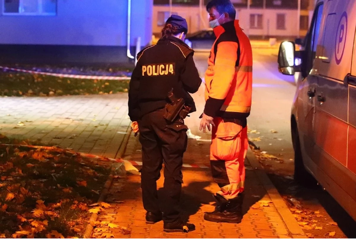 ​59-letni Marek S. usłyszał zarzut usiłowania zabójstwa więcej niż jednej osoby. Chodzi o poniedziałkową strzelaninę w Stalowej Woli, w której rannych zostało dwóch mężczyzn. Podejrzanemu grozi kara nawet dożywotniego więzienia.