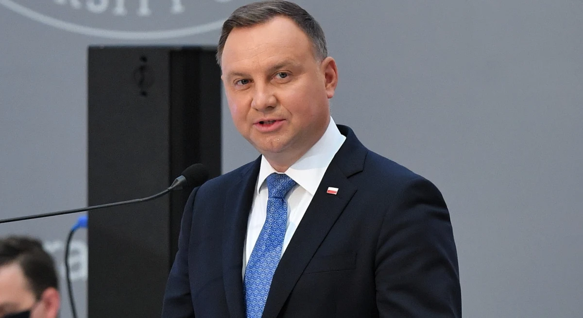 Spodziewałem się, że Trybunał Konstytucyjny zostawi czas na to, aby przepisy dotyczące przesłanek umożliwiających tzw. aborcję eugeniczną, mogły zostać doprecyzowane - powiedział prezydent Andrzej Duda. Zapewnił, że rozumie protestujące kobiety i "czuje tę sytuację".