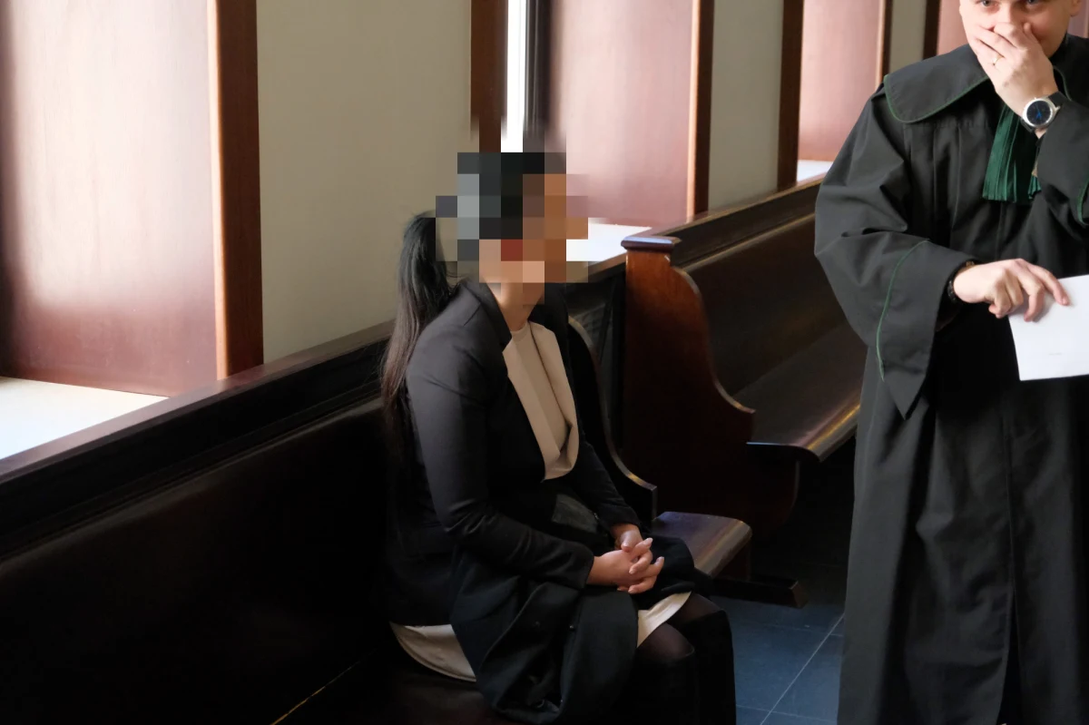 Sąd Okręgowy w Warszawie skazał w piątek Karolinę P. "Czekolindę" na cztery lata więzienia i 25 tys. zł grzywny, przepadnie jej także dorobek o wartości 4 mln zł. Jej były partner, z którym prowadziła luksusową agencję towarzyską "Rasputin", został skazany na 1 rok i 10 miesięcy pozbawienia wolności.