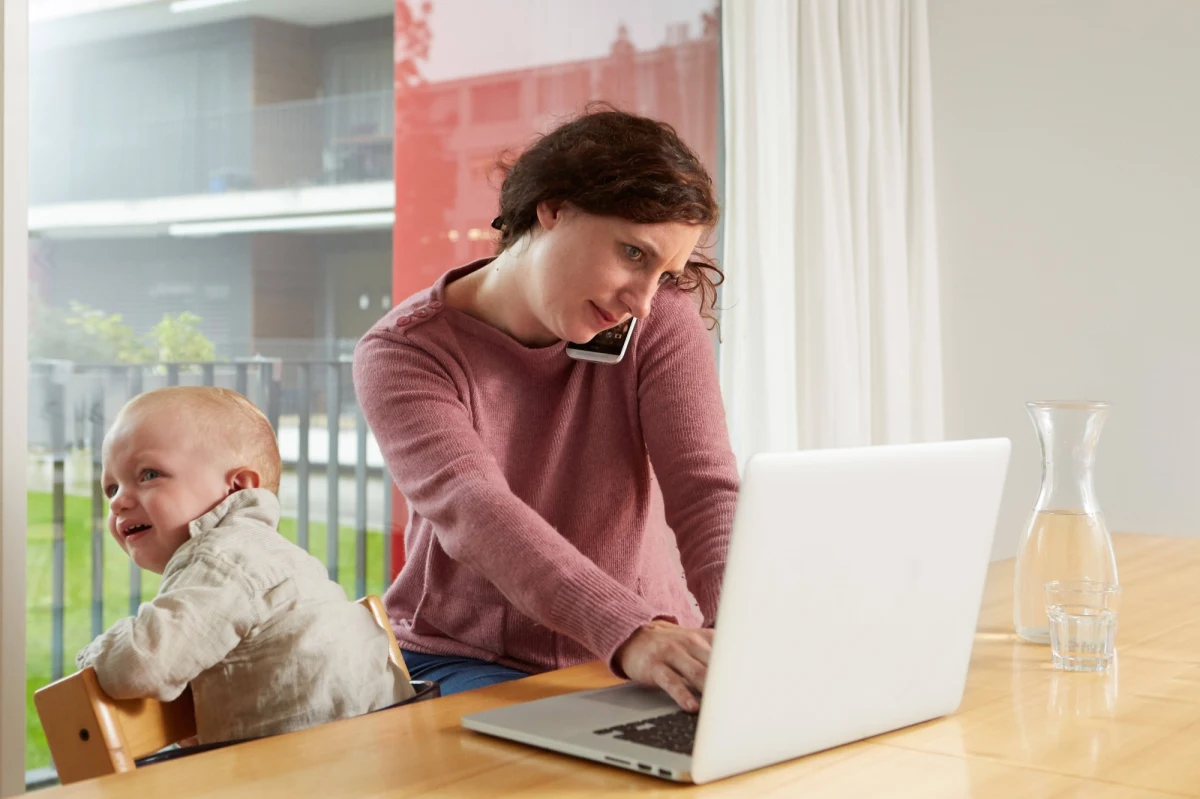 Główny Inspektorat Sanitarny uruchomił automatyczne powiadomienia o nałożeniu kwarantanny. "Komunikat o objęciu kwarantanną i możliwości pobrania zaświadczenia nadawany jest z numeru telefonu: +48-221-043-705" - przekazał GIS. 