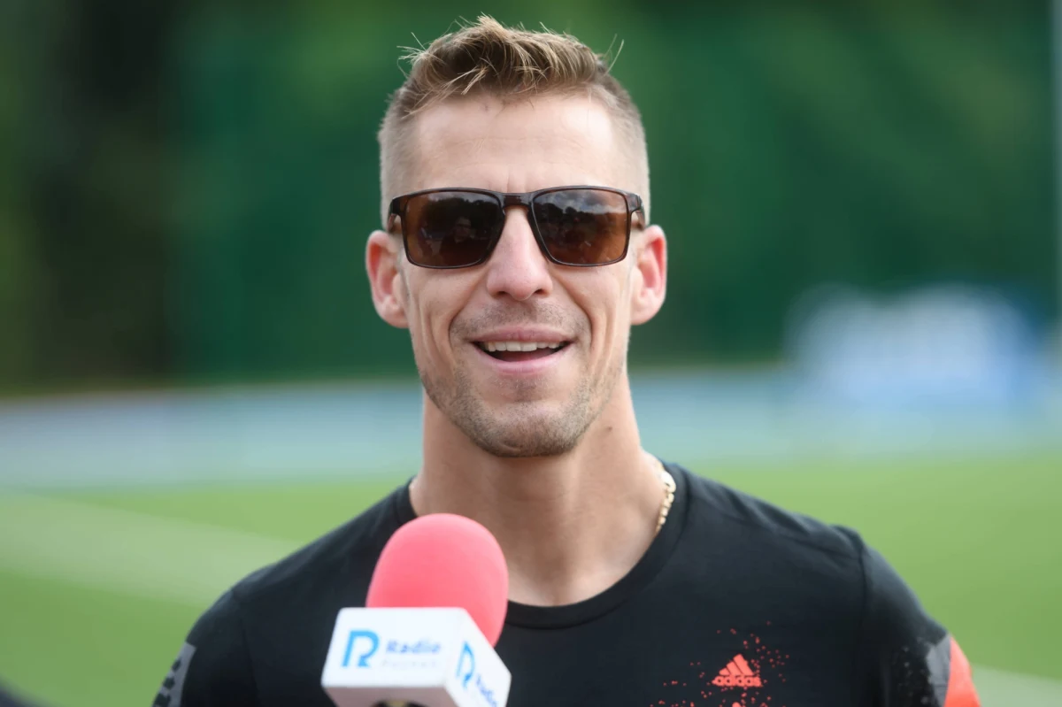 Nie będzie na razie obozów zagranicznych dla polskich lekkoatletów, więc muszą oni przygotowywać się do igrzysk w Tokio w kraju. Brązowy medalista mistrzostw świata w biegu na 1500 m Marcin Lewandowski zamiast w Kenii trenować będzie prawdopodobnie w... Warszawie.