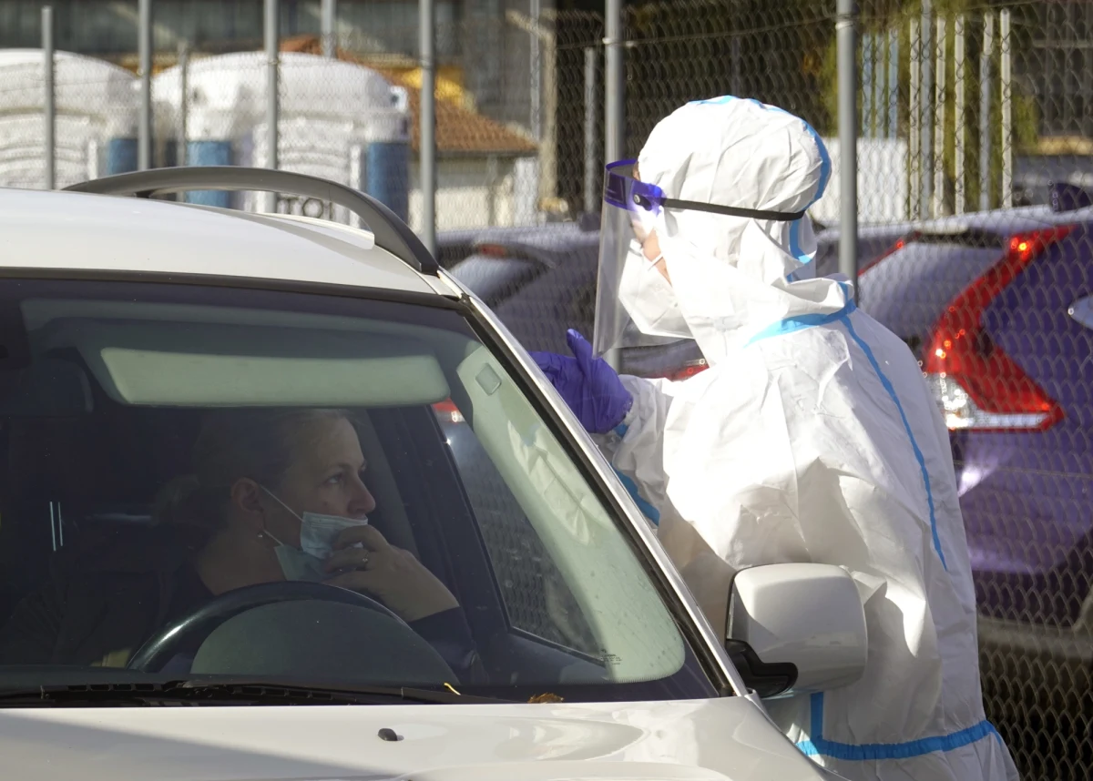 Ograniczanie liczby przyjmowanych przez laboratoria próbek staje się normą. Ratunkiem mają być testy antygenowe, ale lista problemów jest bardzo długa - podaje "Dziennik Gazeta Prawna".