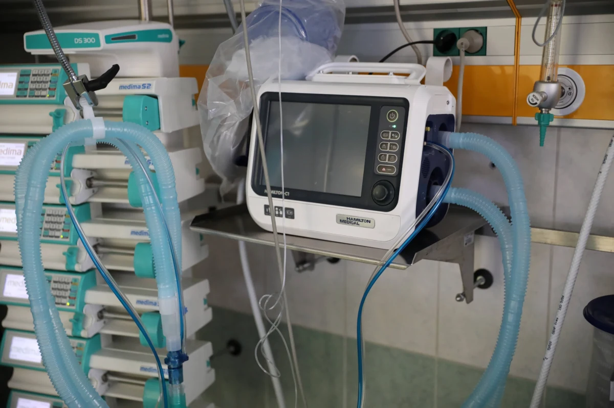 Mimo upływu terminu firma E&K nie zwróciła Ministerstwu Zdrowia pieniędzy za niedostarczone respiratory. Resort poinformował właśnie, że w związku z tym zwrócił się do Prokuratorii Generalnej o wszczęcie postępowania procesowego o zabezpieczenie i zapłatę zaległych pieniędzy. 