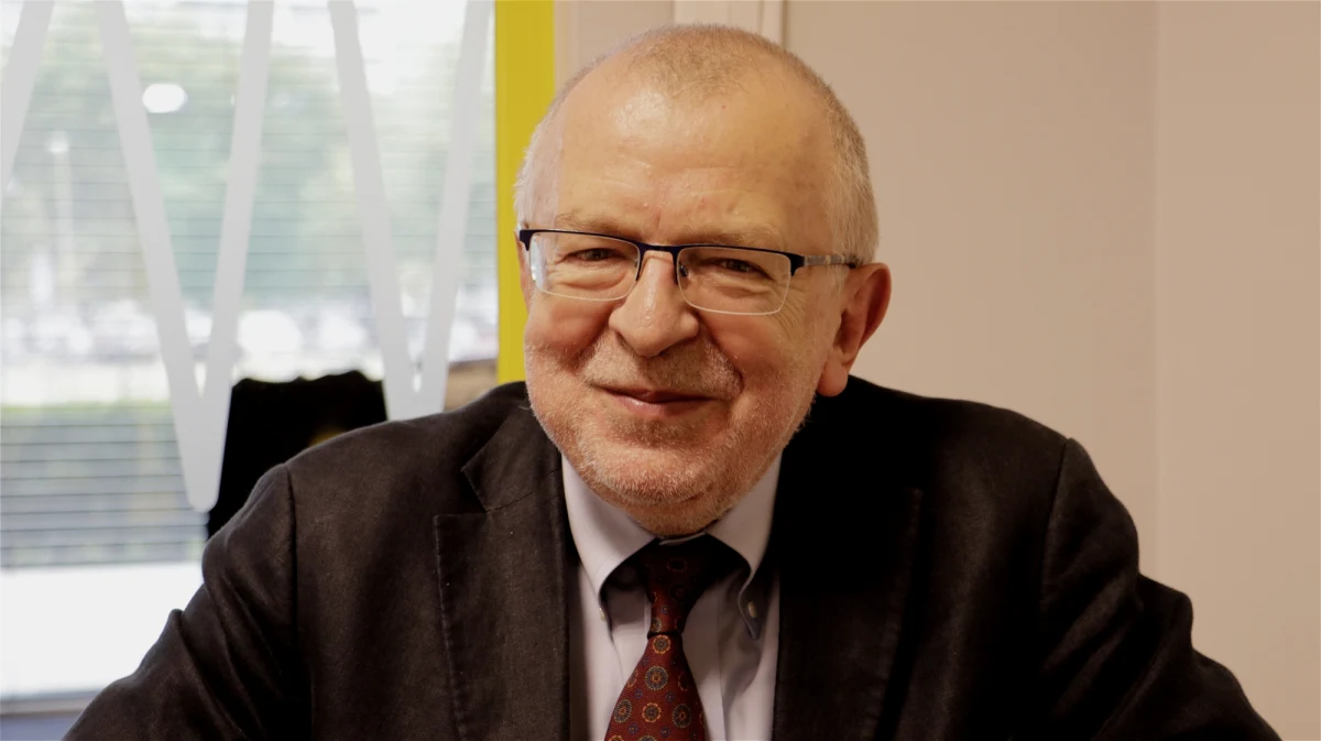 "Może się okazać, że po nocy wyborczej będzie prowadził jeden kandydat, a po przeliczeniu wszystkich głosów wygra inny kandydat" - tak o dzisiejszych wyborach prezydenta USA mówił w Porannej rozmowie w RMF FM prof. Zbigniew Lewicki. "To jest najgorszy scenariusz, który może doprowadzić do wybuchu zamieszek" - podkreślał amerykanista z Uniwersytetu Kardynała Stefana Wyszyńskiego. "Jeżeli wyborcy zagłosują racjonalnie, to wygra Trump, jeżeli emocjonalnie - to Biden" - stwierdził gość Roberta Mazurka.