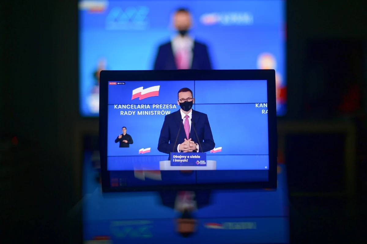 Koalicja Obywatelska i Lewica nie wezmą udziału popołudniowych konsultacjach z premierem. PSL zadeklarowało, że wyśle na to spotkanie delegację lekrzy-ekspertów.  Tematem rozmów ma być walka z koronawirusem oraz omówienie prezydenckiego projektu, którego celem jest złagodzenie interpretacji wyroku Trybunału Konstytucyjnego w sprawie aborcji. 