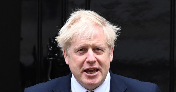 Brytyjski premier Boris Johnson oświadczył w poniedziałek, że nie ma innego wyjścia niż ogólnokrajowy lockdown w Anglii, ale zapewnił, że zakończy się on 2 grudnia, a restrykcje będą łagodniejsze niż na wiosnę.