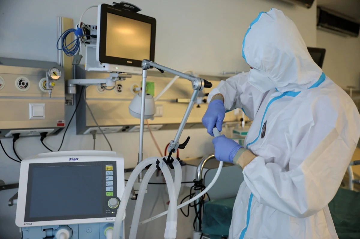 Wniosek resortu zdrowia o wytoczenie powództwa spółce E&K trafił do Prokuratorii Generalnej. Ministerstwo zwraca się też o zabezpieczenie roszczenia wobec firmy, która wbrew zamówieniu nie dostarczyła ponad 1200 respiratorów i zalega Skarbowi Państwa ponad 15 milionów euro. 