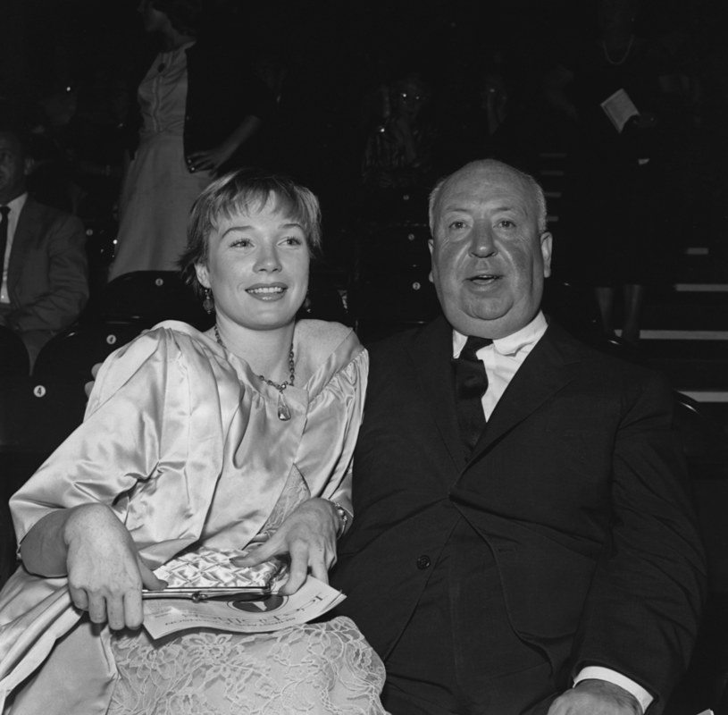 Debiutem filmowym dla Shirley MacLaine był film Alfreda Hitchcocka „Kłopoty z Harrym”. Co 86-letnia legenda Hollywood pamięta z okresu pracy przy tej komedii kryminalnej? Wspólnie posiłki z Hitchcockiem, które sprawiły, że przytyła ponad 10 kilogramów.

