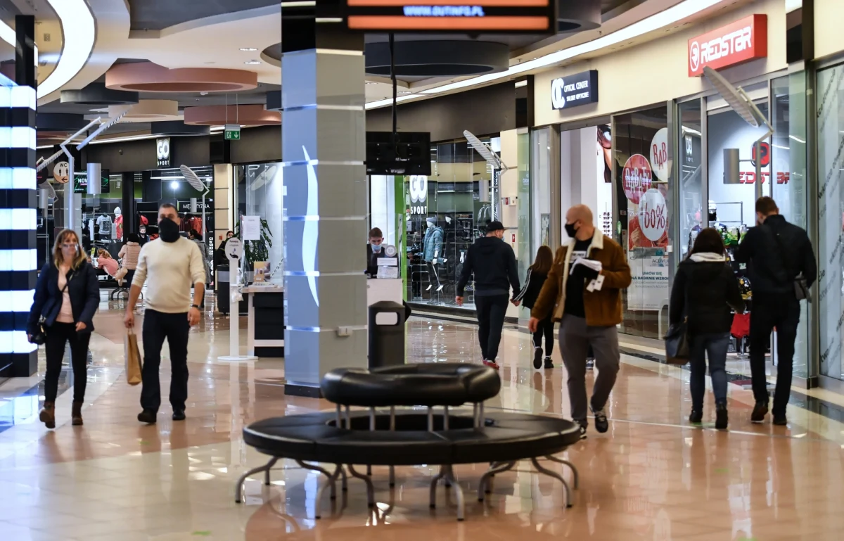 W Dzienniku Ustaw ukazało się rozporządzenie, opisujące zapowiadane przez rząd obostrzenia w związku z gwałtownym wzrostem zachorowań na Covid-19. W ostatniej chwili  - w stosunku do projektu rozporządzenia - zaszła zmiana dotycząca sklepów meblowych. 