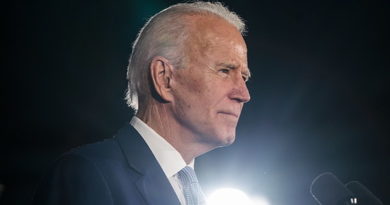 Joe Biden, 78-letni demokrata i 46. prezydent Stanów Zjednoczonych w amerykańskiej polityce funkcjonuje od 47 lat. W tym roku podjął już trzecią w karierze próbę zdobycia Białego Domu. Kampanię prowadził, kładąc nacisk na walkę z pandemią koronawirusa i zapowiadając, że zaprowadzi w Białym Domu przewidywalność i stabilność.