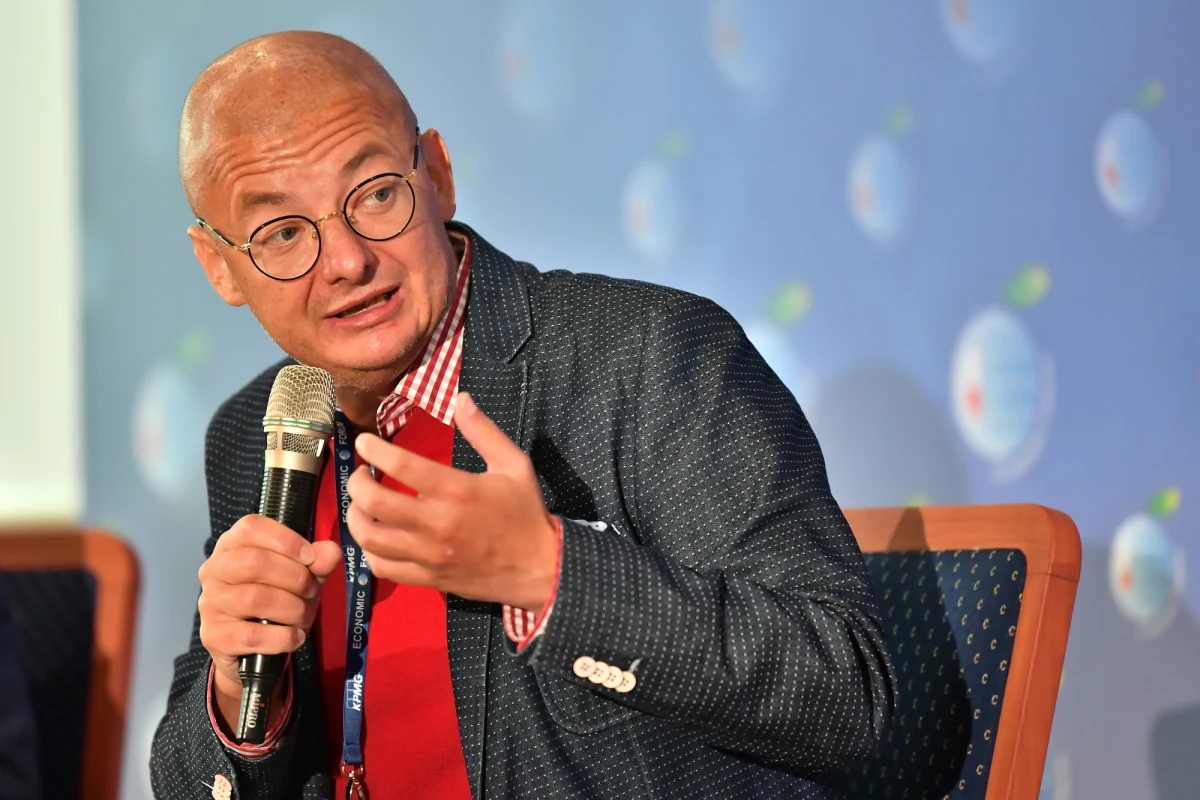 O pozytywnym wyniku swojego testu na koronawirusa poinformował senator Koalicji Polskiej-PSL Michał Kamiński. We wpisie w mediach społecznościowych przyznał, że czuje się bardzo źle.