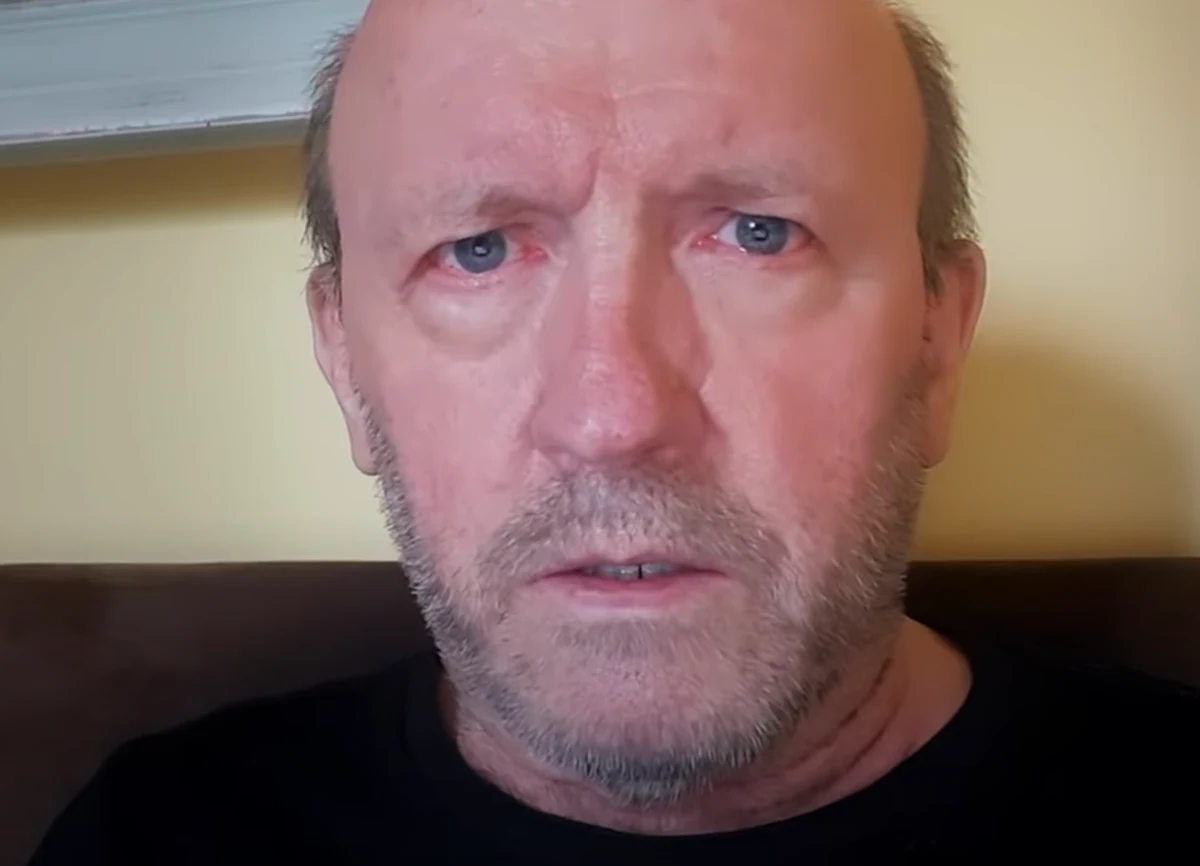 Chory na koronawirusa aktor Artur Barciś zamieścił w mediach społecznościowych wiersz pt. "Obcy". Opowiada w nim o swoich zmaganiach z Covid-19 i przestrzega: "To apel mój byś nie czekał, że będzie bezobjawowo".