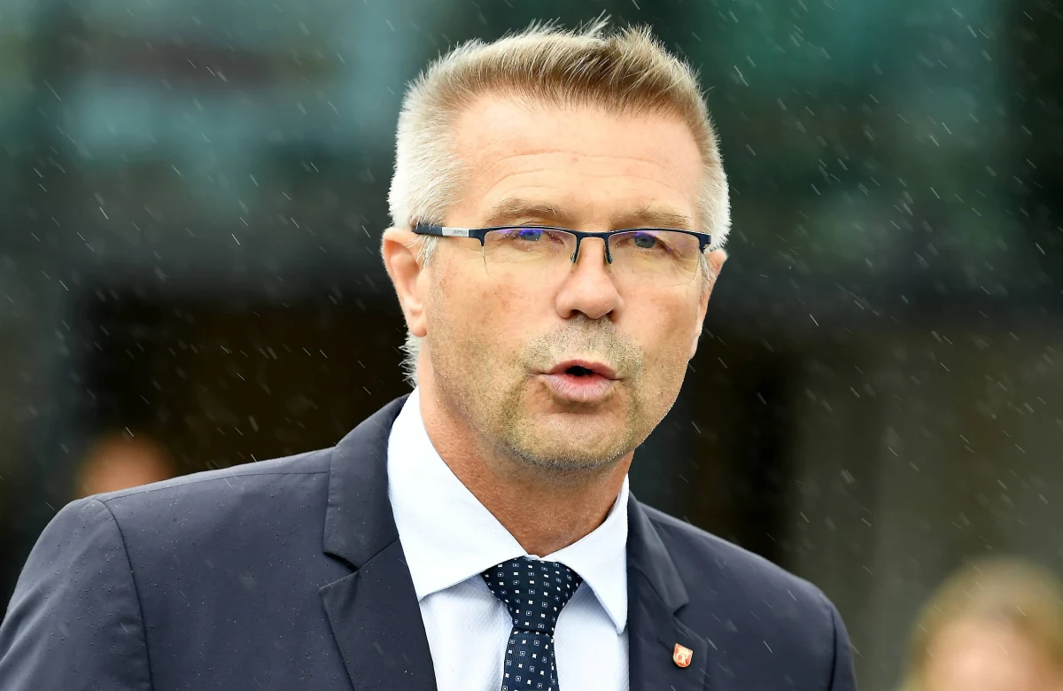 Bogdan Wenta - prezydent Kielc, a w przeszłości piłkarz ręczny i trener piłki ręcznej - poinformował, że jest zakażony koronawirusem. Jak podkreślił, czuje się dobrze i przebywa w domu.