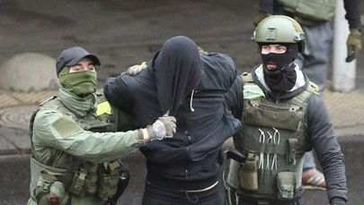 Siły reżimu Łukaszenki zatrzymały w Mińsku ponad 800 protestujących