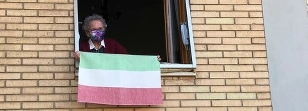 "Załóżcie maseczki, proszę, ten wirus to okropny diabeł" - taki apel wystosowała 109-letnia Luisa Zappitelli, mieszkanka Citta di Castello w środkowych Włoszech w dniu swoich urodzin. Kobieta przyznała też, że jako dziecko zachorowała na grypę hiszpankę, ale szybko wyzdrowiała.