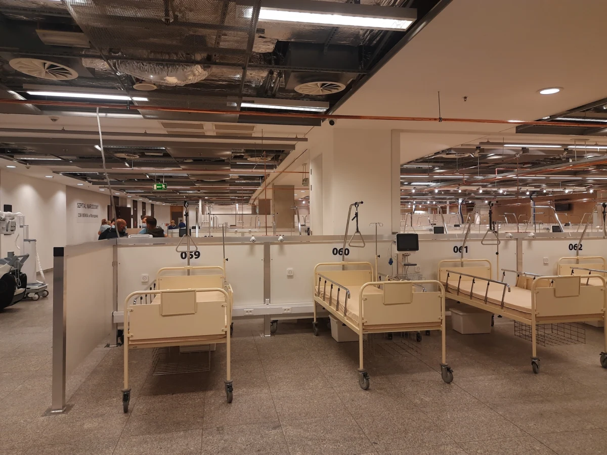 Budowa Szpitala Narodowego ruszyła, zanim premier Mateusz Morawiecki wydał decyzję w tej sprawie, a umowy dotyczącej finansowania prawdopodobnie nie zawarto - podaje w poniedziałek "Rzeczpospolita".