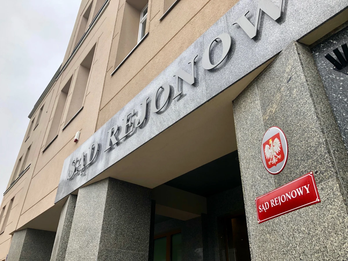 "Natychmiastowe wprowadzenie dwuzmianowości w polskich sądach to złamanie prawa pracy" - piszą związkowcy z "Solidarności" pracowników sądownictwa w liście do Zbigniewa Ziobry. 