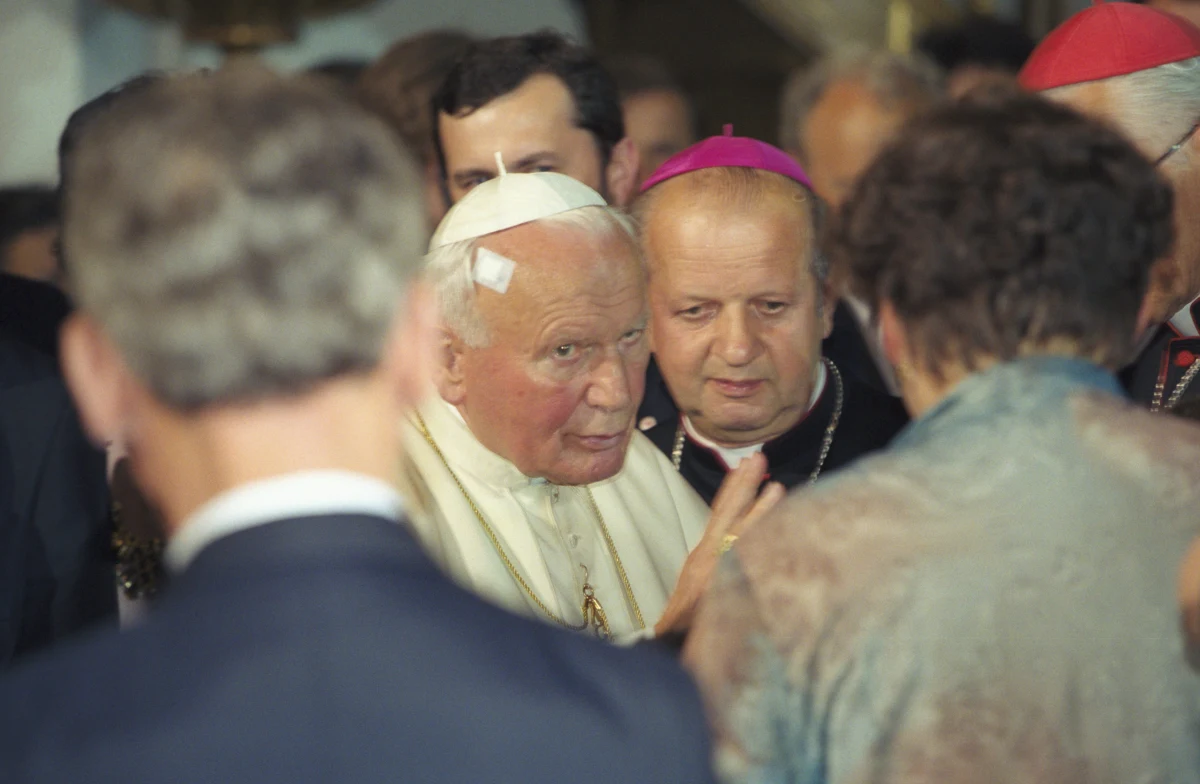 Co Jan Paweł II i jego sekretarz bp Stanisław Dziwisz wiedzieli o sprawie kard. Theodore'a McCarricka, ukaranego przez papieża Franciszka za pedofilię wydaleniem ze stanu kapłańskiego? Jakie kroki podjęli? Watykan opublikował właśnie w tej sprawie specjalny raport.