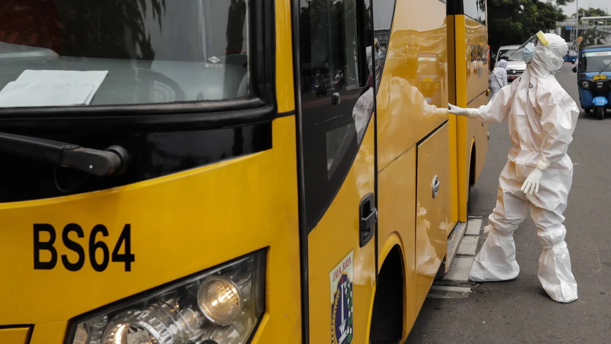 ​Rząd zapomniał o pomocy dla firm oferujących dowóz dzieci do szkół. Podstawówki od tego tygodnia całkowicie nie działają. W związku z tym sens działania tracą prywatni przewoźnicy, którzy dzieci do tych szkół transportowali. A pomocy dla nich żadnej większej nie ma.