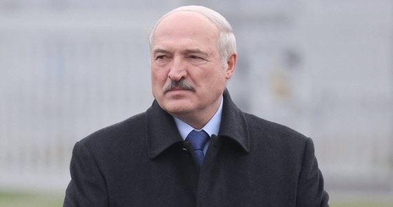 Prezydent Białorusi Alaksandr Łukaszenka w imieniu białoruskiego narodu pozdrowił prezydenta Polski Andrzeja Dudę z okazji Święta Niepodległości i zaprosił go do "konstruktywnego dialogu" - podało biuro prasowe Łukaszenki.