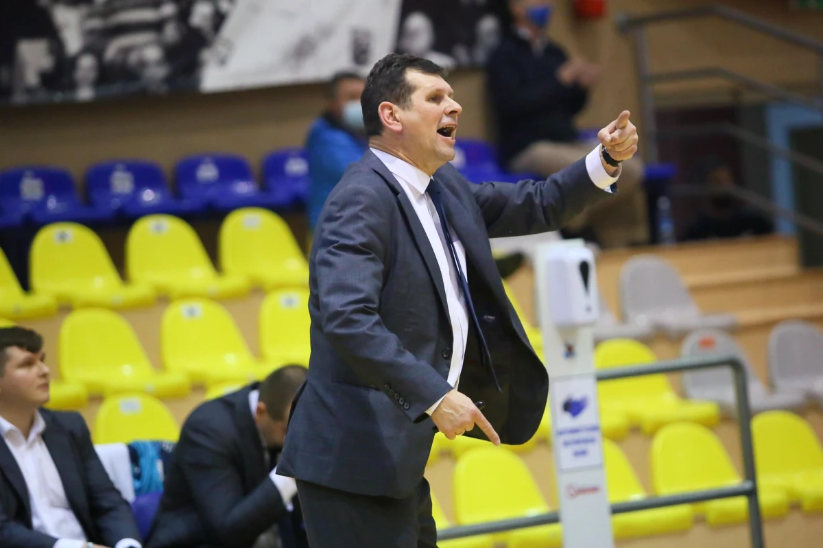 ​Polski Cukier Toruń przegrał po raz pierwszy w tym sezonie ekstraklasy na własnym parkiecie. W środę musiał uznać wyższość ostatniej drużyny w tabeli - MKS Dąbrowa Górnicza. "Nasza obrona jest słaba" - powiedział koszykarz gospodarzy Bartosz Diduszko.