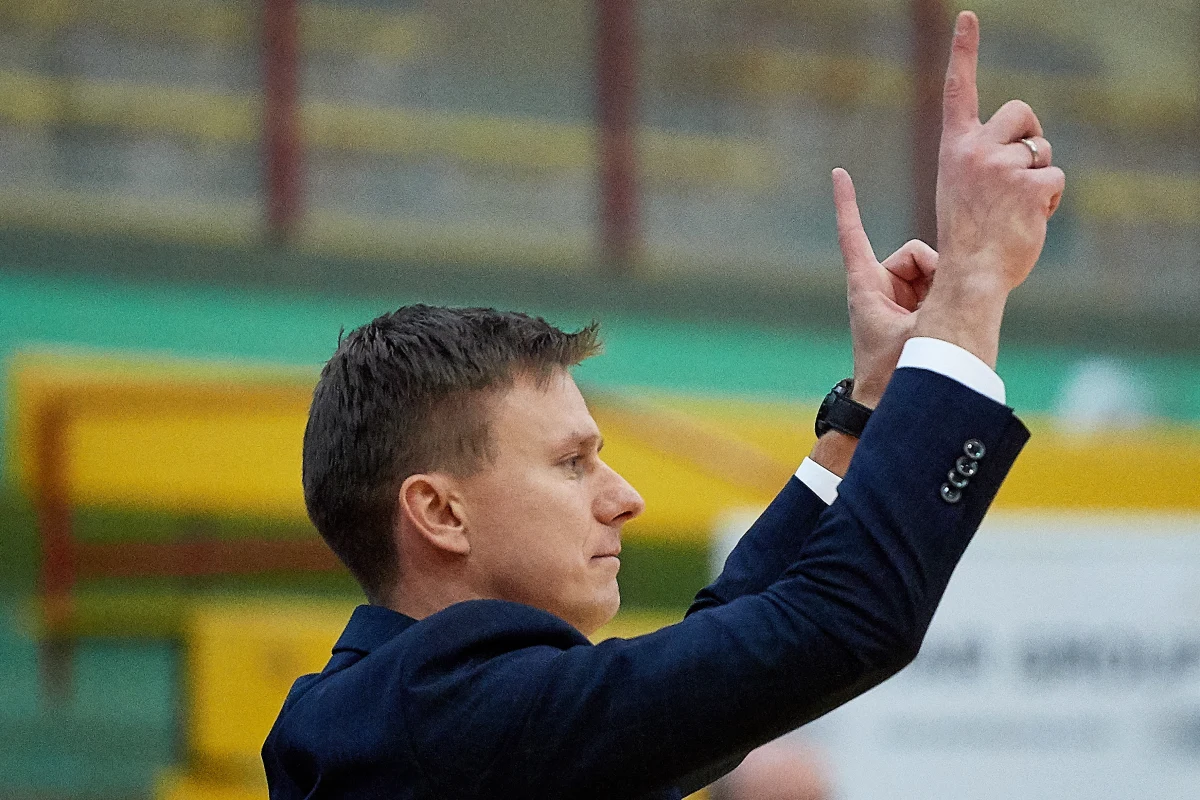 Pomimo porażki z Zastalem Eneą BC Zielona Góra 77:103 w meczu ekstraklasy nowy trener koszykarzy Polpharmy Starogard Gdański Robert Skibniewski był zadowolony z postawy drużyny. "Jestem dobrej myśli, bo w naszej grze było wiele fajnych momentów" - przyznał.