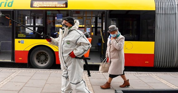 Ministerstwo Zdrowia poinformowało o 22 683 nowych potwierdzonych zakażeniach koronawirusem w Polsce. Zmarło 275 kolejnych pacjentów. 