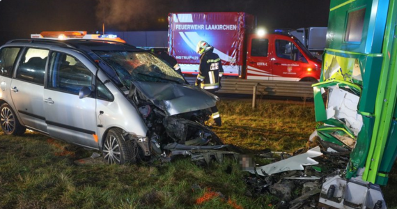 57-letni Polak zginął w nocy ze środy na czwartek na terenie miejscowości Laakirchen w powiecie Gmunden w austriackim kraju związkowym Górna Austria. Jego samochód zjechał z autostrady A1 i uderzył w baner reklamowy. 