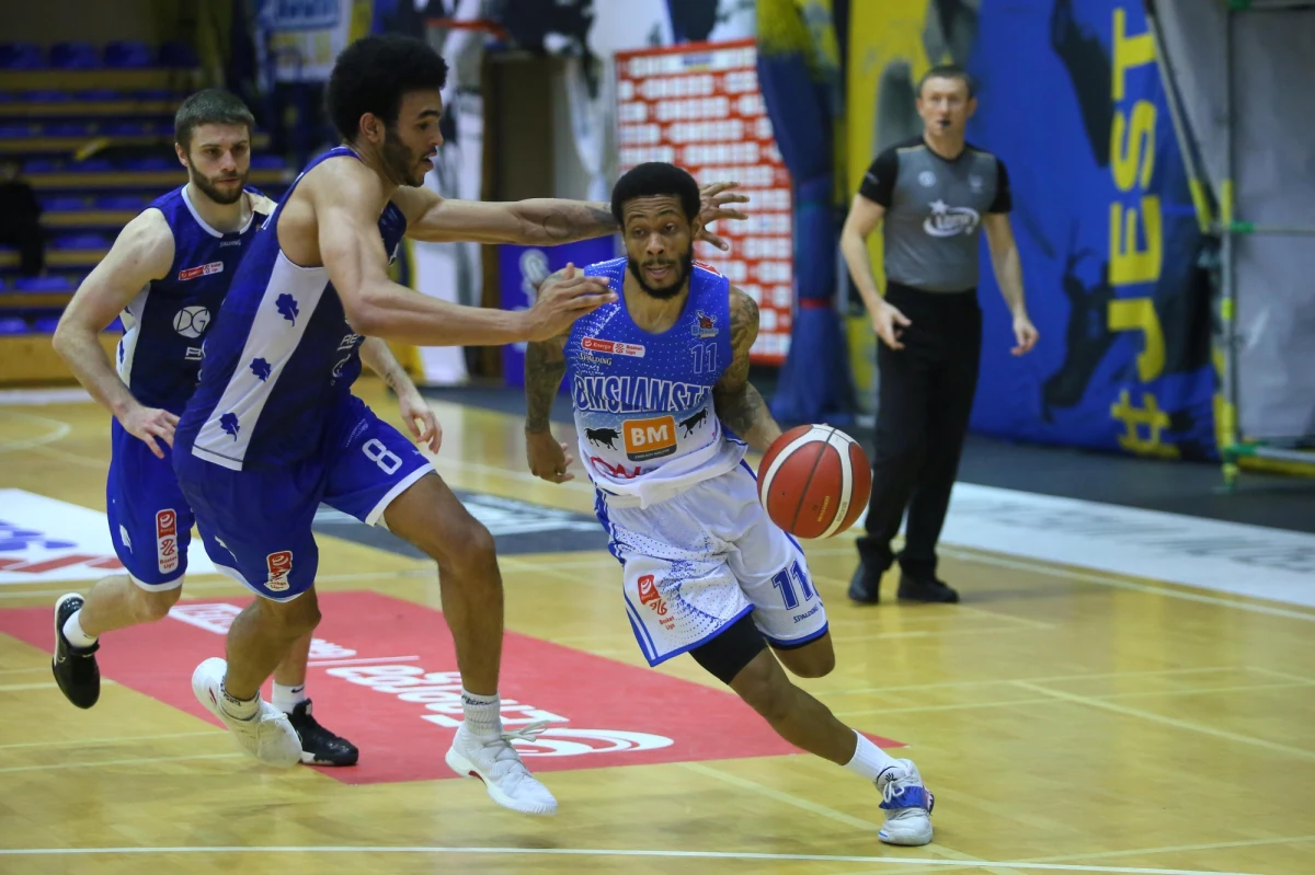 Fatalnie zakończył się mecz 4. kolejki Energa Basket Ligi MKS Dąbrowa Górnicza - Polski Cukier Toruń (99:94). Sascha Killeya-Jones doznał poważnej kontuzji. Zawodnik MKS-u Dąbrowa Górnicza prosto z hali trafił do szpitala.