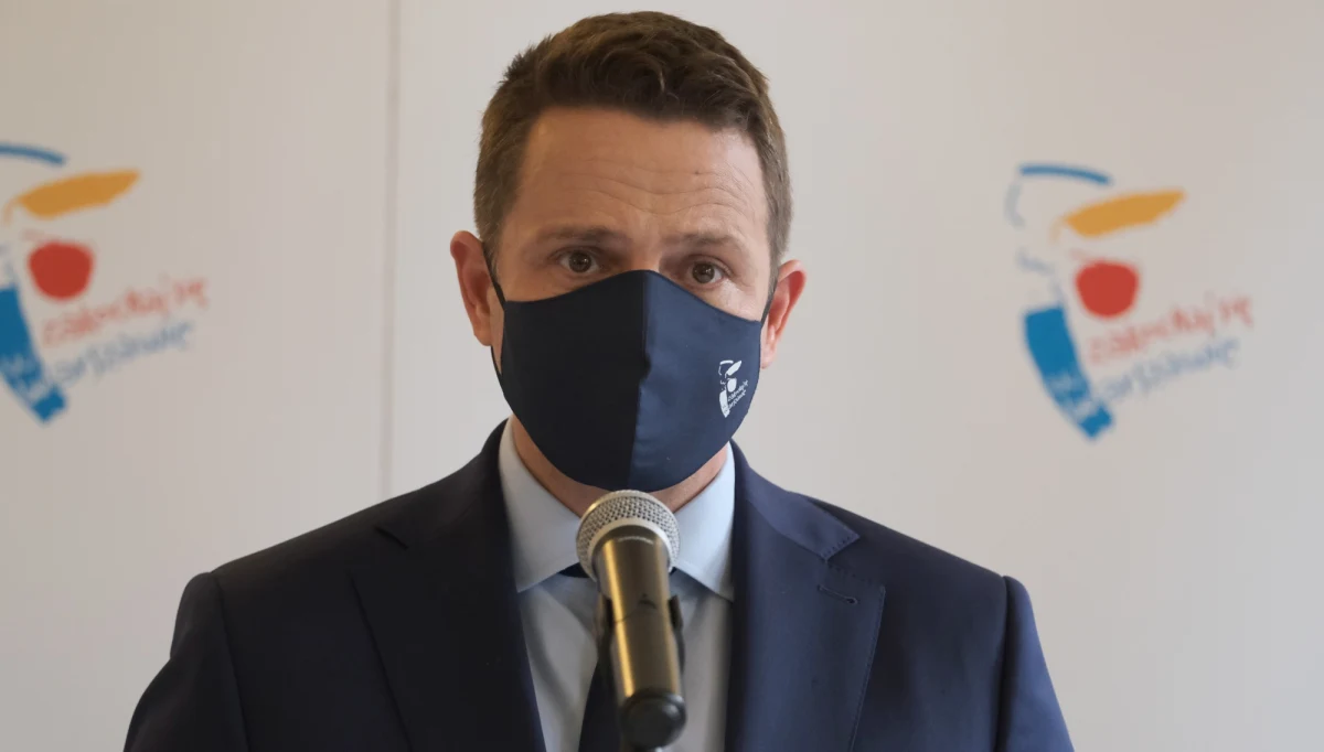 W tej chwili mówimy o setkach tysięcy złotych strat w stolicy po wczorajszym Marszu Niepodległości  - przyznaje w RMF FM Rafał Trzaskowski. Prezydent Warszawy zaznacza, że szacowanie strat jeszcze trwa.