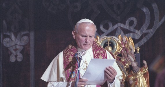 "To skazany za pedofilię były kardynał Theodore McCarrick, a nie Jan Paweł II jest negatywnym bohaterem watykańskiego raportu, a papież - tak jak wiele innych osób - został przez niego oszukany" - ocenia w magazynie "First Things" amerykański publicysta George Weigel.