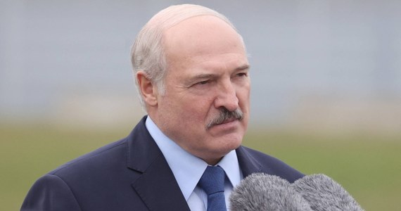 Żaden z moich synów nie zostanie po mnie prezydentem - zapewnił białoruski przywódca Alaksandr Łukaszenka w wywiadzie dla mediów zagranicznych. Oskarżył też opozycję, że chce uczynić z Białorusi "prowincję Polski". 