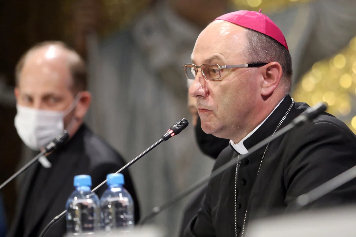 "Mam głęboką wiarę i nadzieję, że to jest jedyna droga, której Chrystus od nas się domaga, to znaczy droga oczyszczenia" - powiedział prymas Polski abp Wojciech Polak, odnosząc się do pytań o pedofilię wśród duchownych, tuszowanie takich przestępstw i postawę kard. Stanisława Dziwisza.