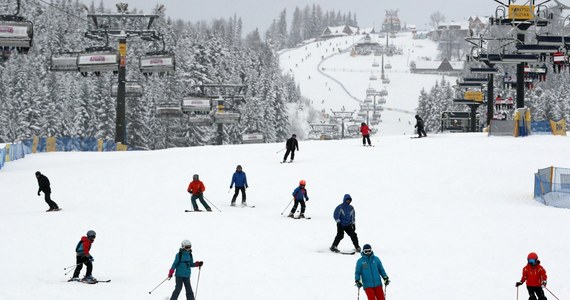 Pandemia i obawy o obostrzenia spowodowały, że tylko około 20 proc. miejsc noclegowych jest zajętych na okres świąteczno-noworoczny pod Tatrami. 