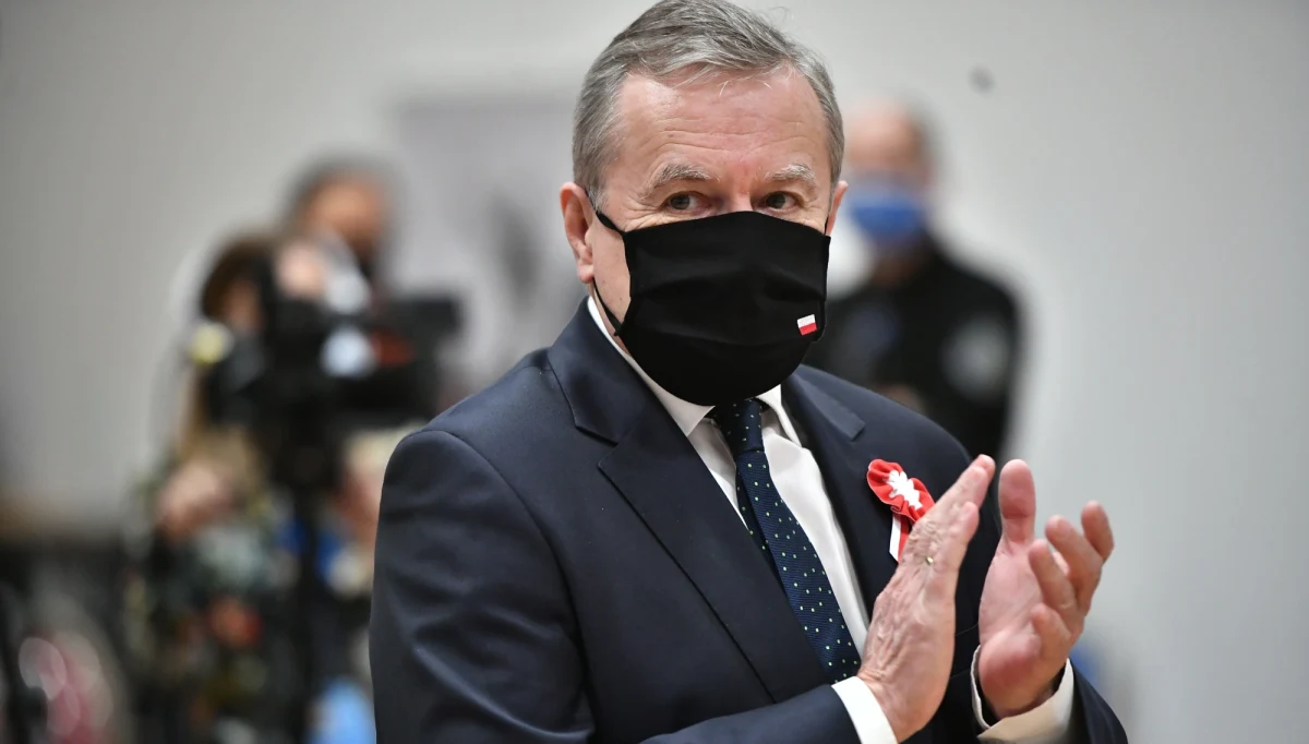 ​Ponad 2 tys. podmiotów otrzyma od Ministerstwa Kultury i Dziedzictwa Narodowego wsparcie w ramach Funduszu Wsparcia Kultury. Resort w piątek opublikował listę beneficjentów z branży kulturalnej. Specjalna pomoc w czasach pandemii koronawirusa trafi m.in. do teatrów, ale także do muzyków, takich jak Kamil Bednarek, Justyna Steczkowska czy Bayer Full.