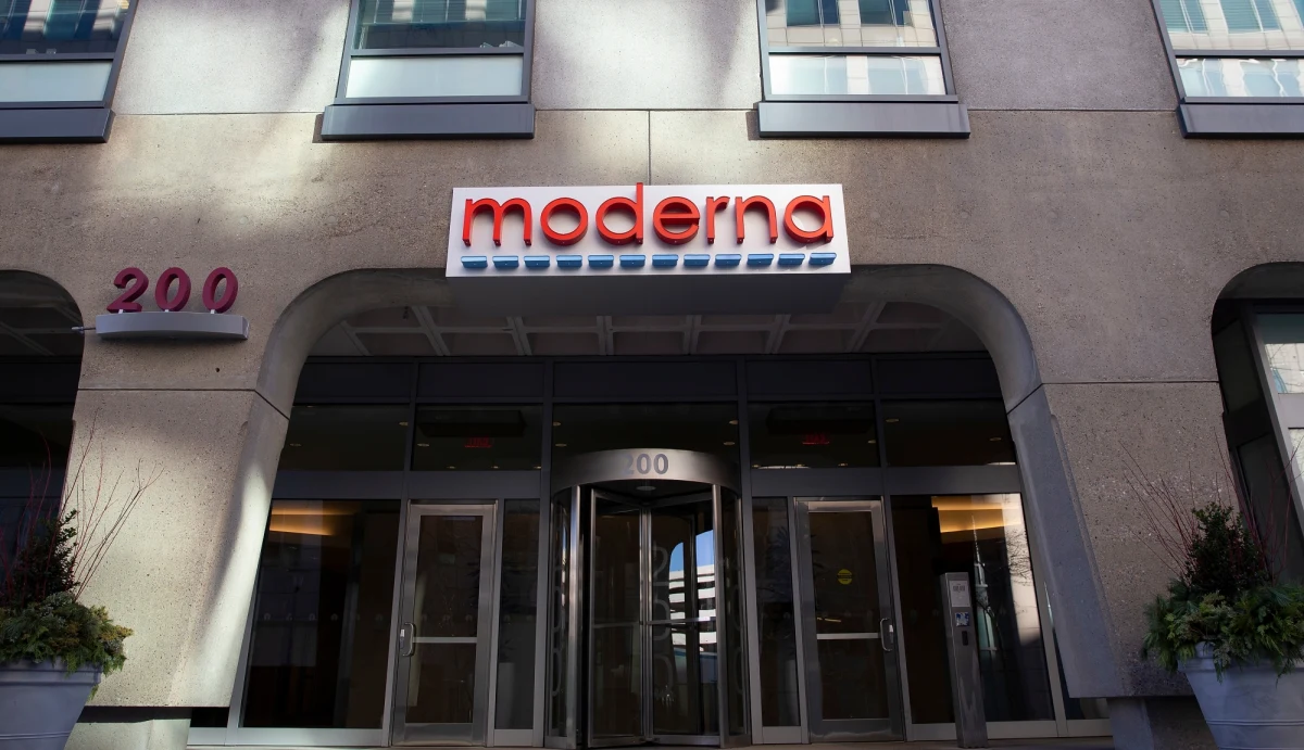 Wstępne wyniki badań klinicznych szczepionki przeciw koronawirusowi Moderny wykazały skuteczność na poziomie 94,5 proc. - podała w poniedziałek ta amerykańska firma. Nie stwierdzono też znaczących uwag dotyczących bezpieczeństwa środka.