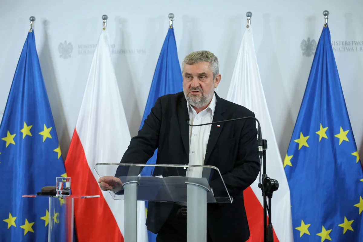 Prawo i Sprawiedliwość zdecydowało o przywróceniu w prawach członka partii 13 z 15 zawieszonych we wrześniu posłów; w tej grupie nie znalazł się Jan Krzysztof Ardanowski oraz Lech Kołakowski - poinformował szef komitetu wykonawczego PiS Krzysztof Sobolewski. 