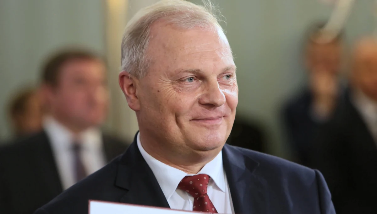 ​U władz PiS nastąpiła refleksja - tak poseł Lech Kołakowski, który rano w RMF FM ogłosił, że występuje z partii, skomentował fakt przywrócenia w prawach członków ugrupowania 13 z 15 zawieszonych we wrześniu posłów. Byli to ci, którzy zagłosowali przeciwko "piątce dla zwierząt". Wśród przywróconych nie ma Kołakowskiego i byłego ministra rolnictwa Jana Krzysztofa Ardanowskiego.