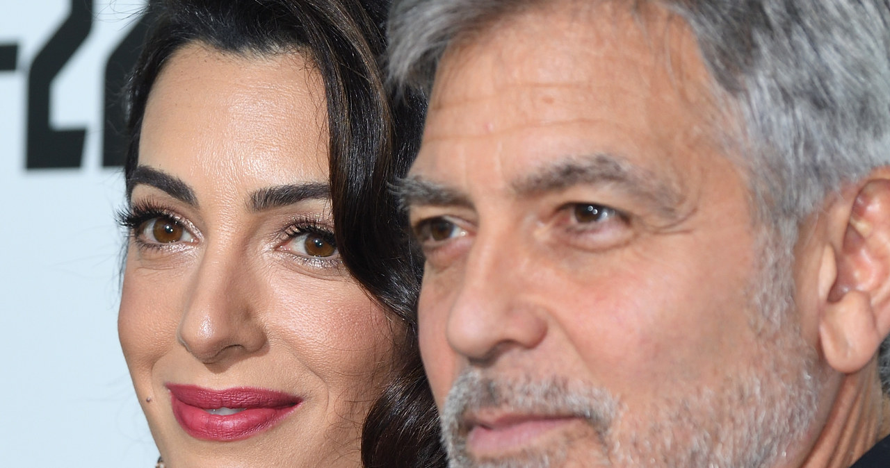 ​George Clooney został właśnie okrzyknięty przez magazyn "GQ" Człowiekiem Roku. W okładkowym wywiadzie aktor wyjawił, że pod wpływem żony całkowicie zmienił swoje priorytety. "Sądziłem, że nigdy się nie ożenię, nigdy nie będę miał dzieci. Nie dostrzegałem, jak puste było moje życie, dopóki nie spotkałem Amal" - wyznał hollywoodzki gwiazdor.