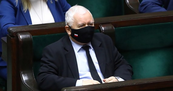 Jeżeli będą takie warunki, to jest zupełnie oczywiste, bo to byłaby utrata suwerenności naszego kraju - powiedział w Sejmie wicepremier i prezes PiS Jarosław Kaczyński pytany, czy Polska powinna zawetować budżet Unii Europejskiej. 