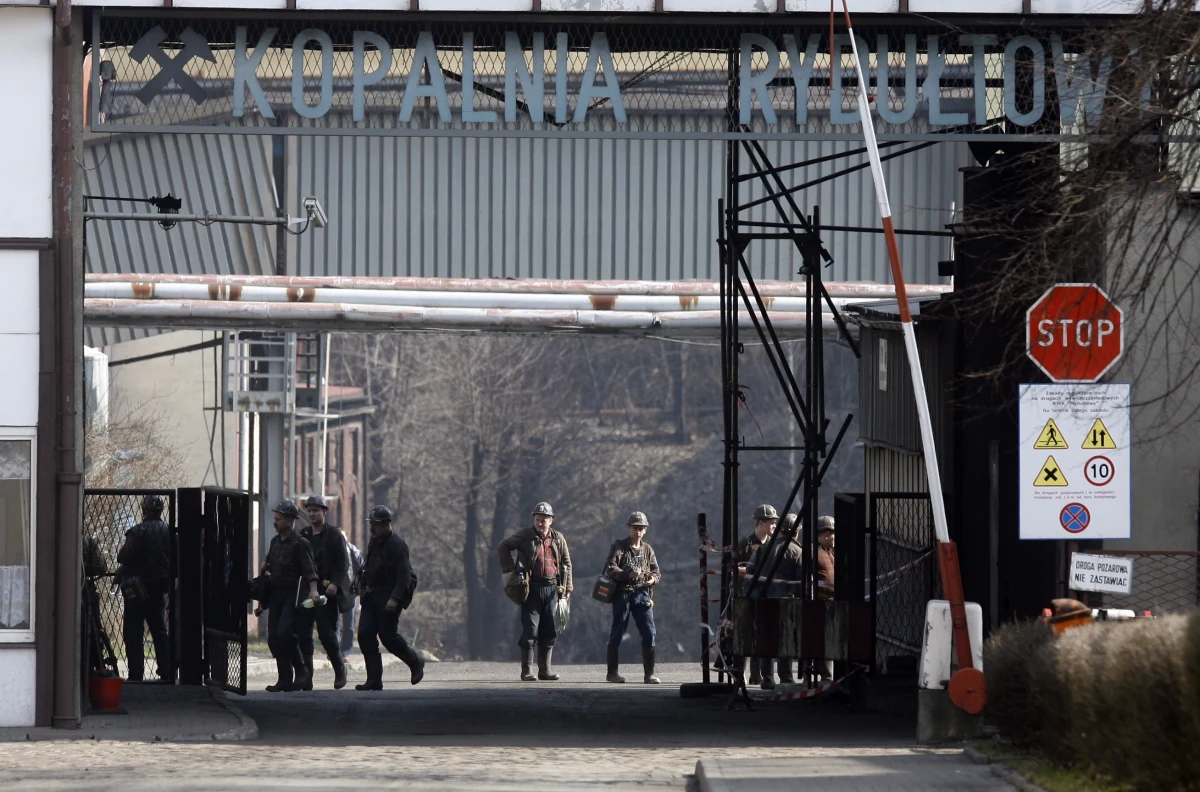 Spółka KGHM Polska Miedź poinformowała o bardzo silnym wstrząsie tektonicznym w Zakładach Górniczych Rudna w woj. dolnośląskim, nazywanym także Zagłębiem Miedziowym. Ziemia trzęsła się dzisiaj również w kopalniach Rydułtowy i Bobrek na Śląsku. 