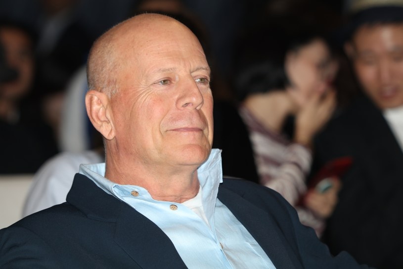 Choć czasy świetności Bruce Willis ma już dawno za sobą, informacje o nowych produkcjach z jego udziałem wciąż budzą zainteresowanie fanów. Wielbiciele aktora wciąż bowiem liczą na to, że zagra on jeszcze w jakimś filmie rolę godną jego talentu. Czy taką produkcją będzie kręcony właśnie thriller sensacyjny "American Siege"?