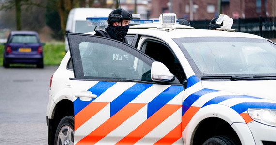 Szef grupy przestępczej, która w Banku Spółdzielczym w Skierniewicach próbowała wyprać 1 miliard 400 milionów złotych z handlu narkotykami, został zatrzymany na lotnisku w Amsterdamie. 