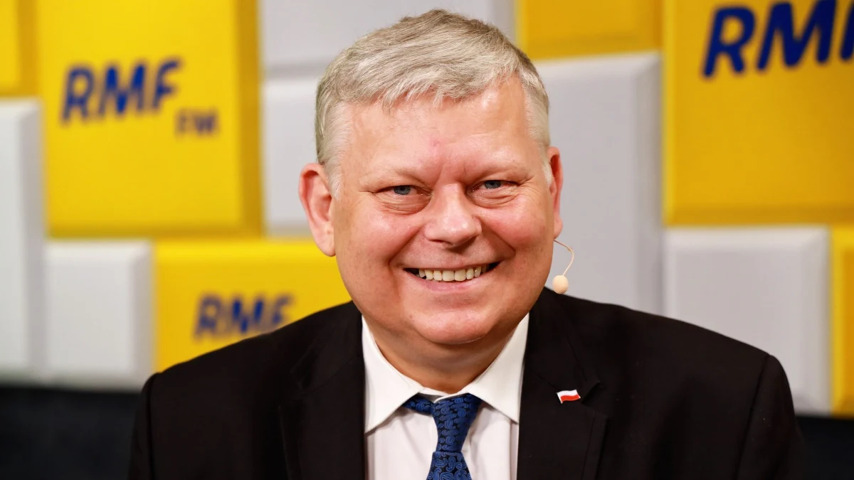 "Widzieliśmy zdjęcia, jak policjanci  byli atakowani" - tak Poranny gość RMF FM Marek Suski, odpowiada na pytanie o ewentualną dymisję komendanta Głównego Policji albo Komendanta Stołecznego. Pytany o reakcję funkcjonariuszy podczas protestów, odpowiada: zgromadzenie było nielegalne, osoby były zamaskowane. 