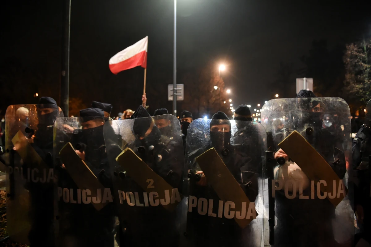 Będzie śledztwo w sprawie środowego incydentu z udziałem wicemarszałka Sejmu Włodzimierza Czarzastego oraz policjanta. Jak dowiedział się nieoficjalnie reporter RMF FM zostanie ono wszczęte z urzędu. 
